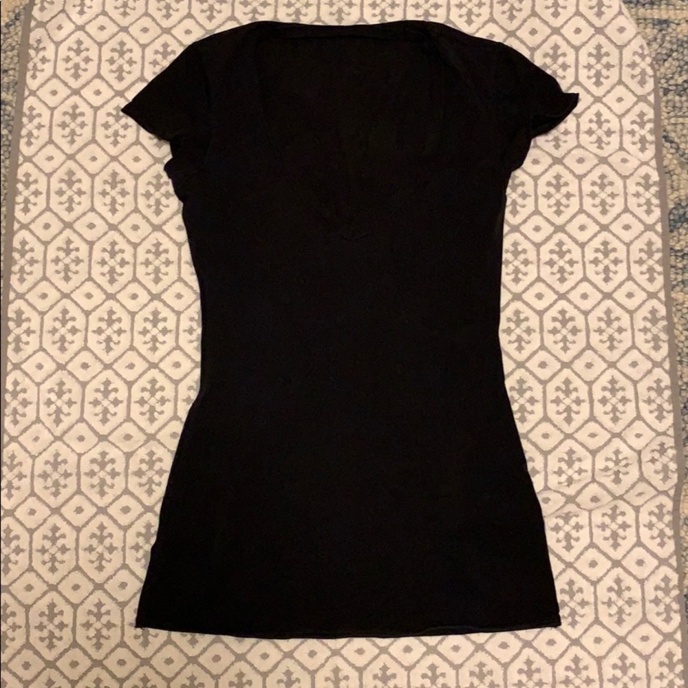 Lululemon black v-neck shirt